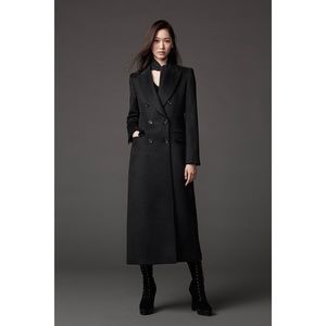Elegant Carine Roitfeld Uniqlo Maxi Black Coat